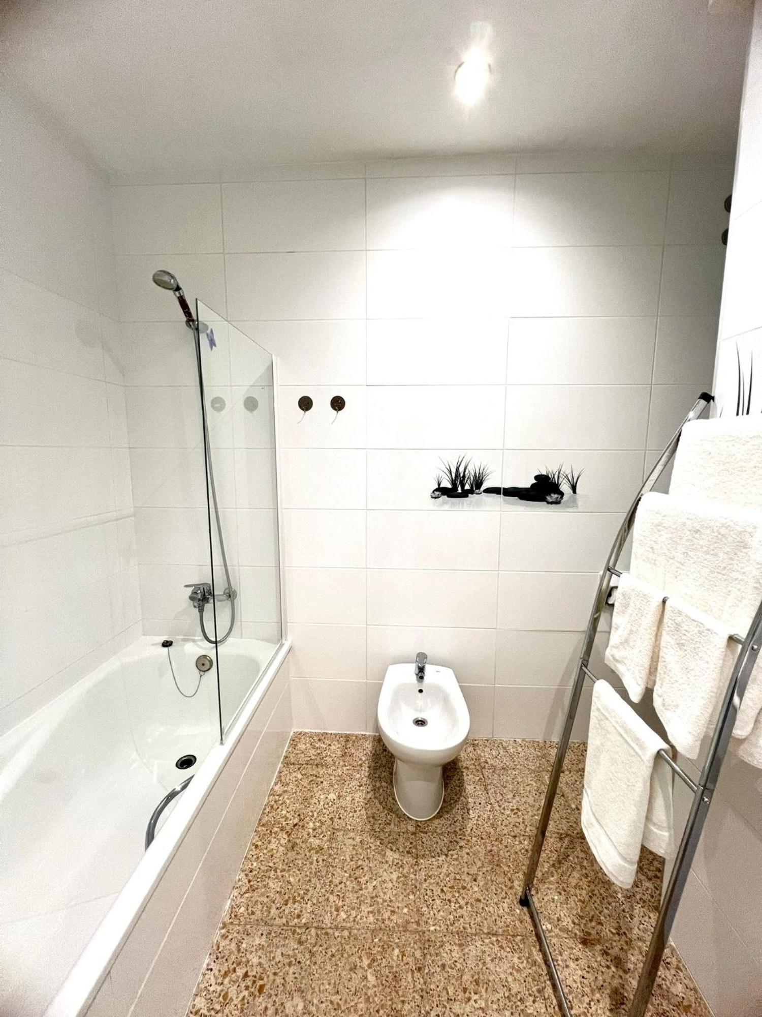 Escondite Central Con Terraza Compartida En La Azotea Roses Cameră foto